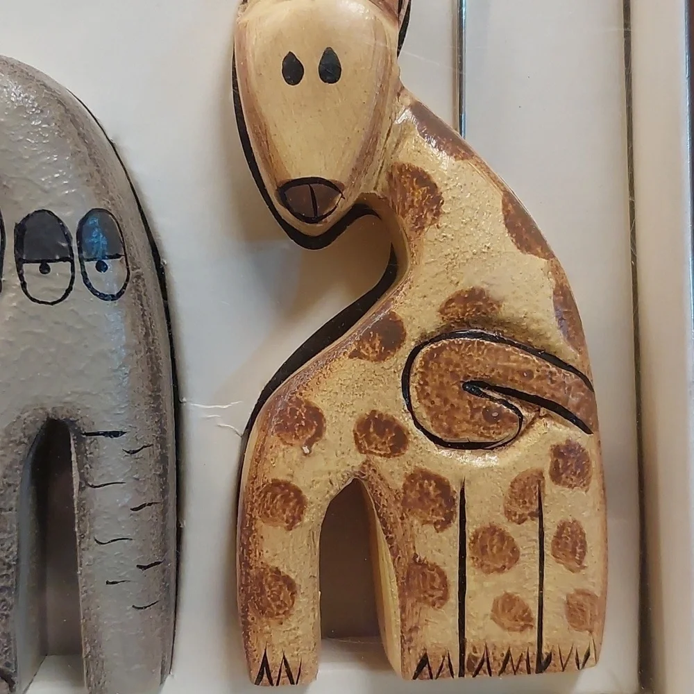 New Pier 1 Imports Wooden Safari Animals Handpainted Photos holders